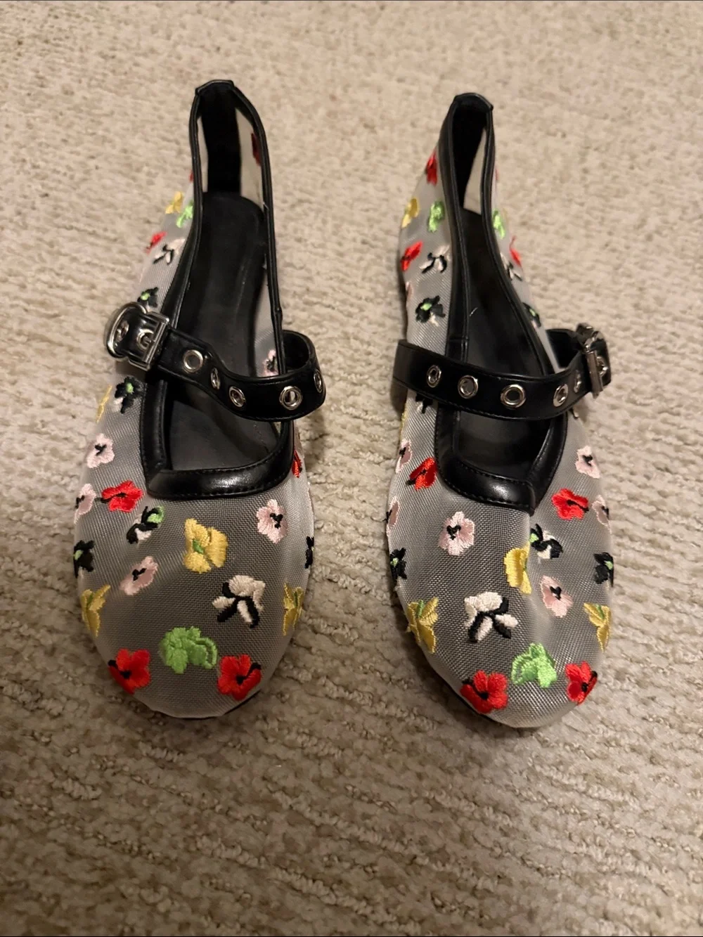 Women's Floral Embroidered Mary Jane Flats - Gray with Multicolor Flowers 7.5